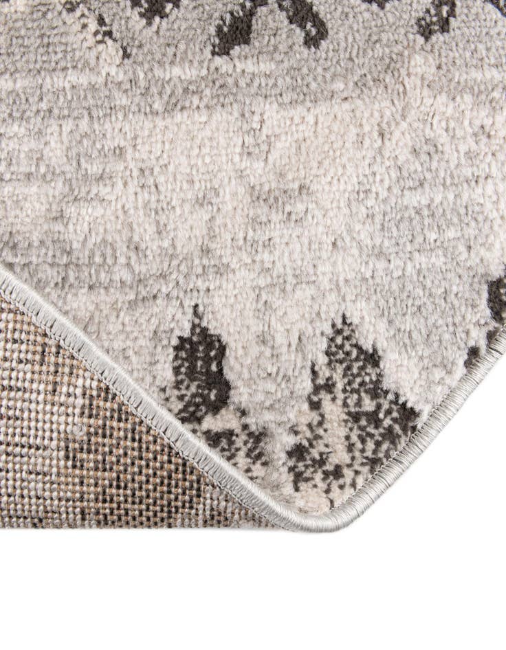 Detail image of  7' x 7' Leipzig Round Rug