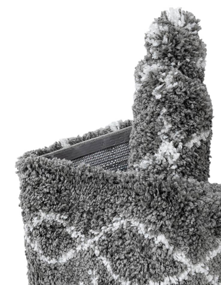 Detail image of  8' x 8' Moroccan Shag Round Rug