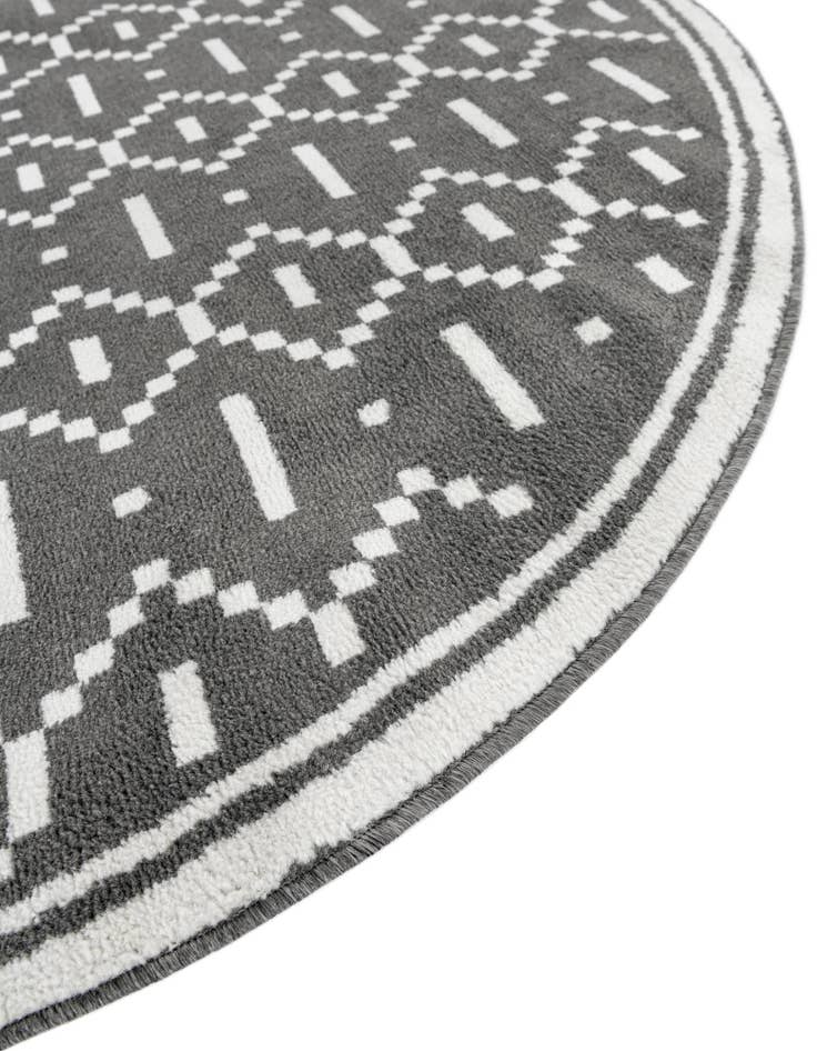 Detail image of  7' 10 x 7' 10 Oslo Round Rug