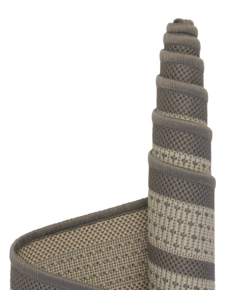 Detail image of  6' x 6'  Washable Border Indoor / Outdoor Round Rug