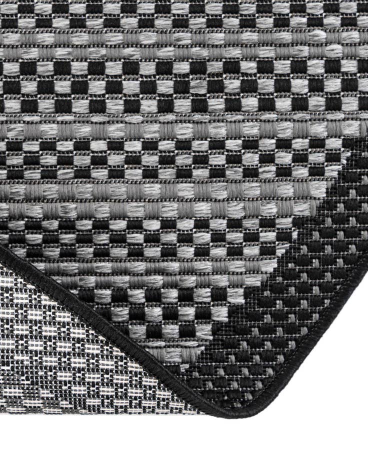 Detail image of  6' x 6'  Washable Border Indoor / Outdoor Round Rug