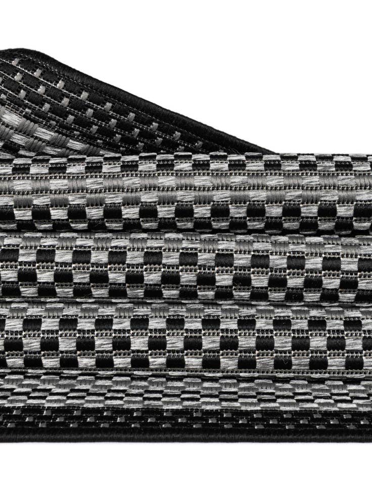 Detail image of  6' x 6'  Washable Border Indoor / Outdoor Round Rug