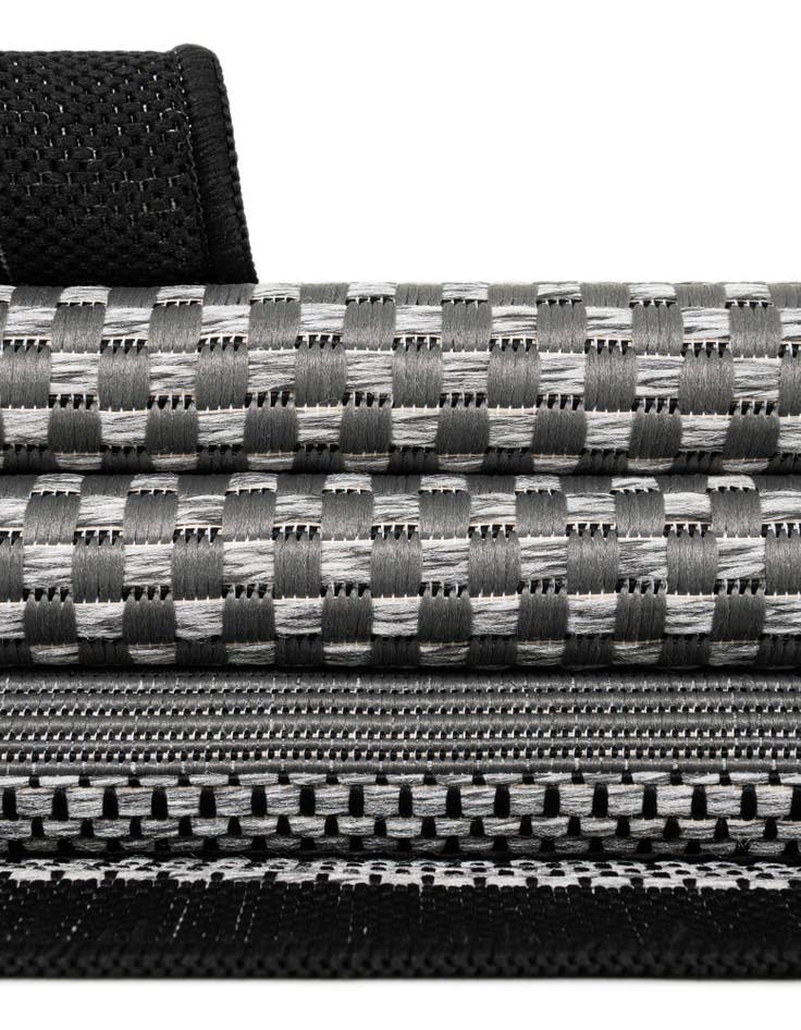 Detail image of  5' 3 x 5' 3  Washable Border Indoor / Outdoor Round Rug