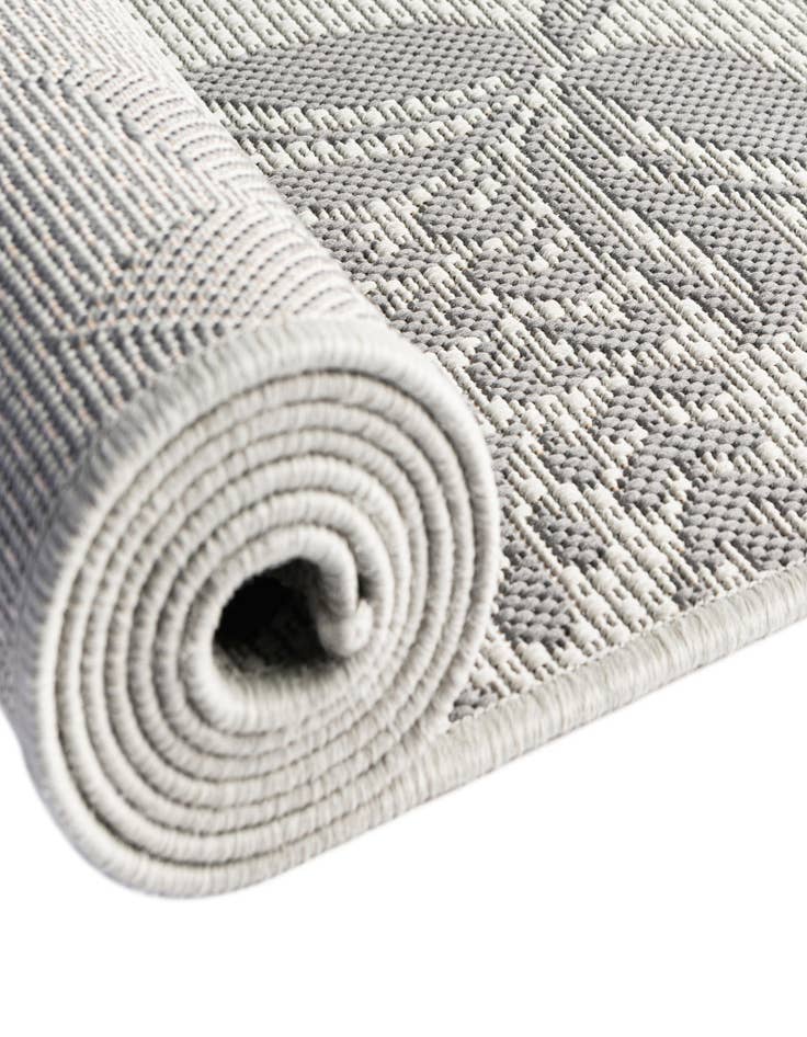 Detail image of  6' x 6'  Washable Botanical Indoor / Outdoor Round Rug