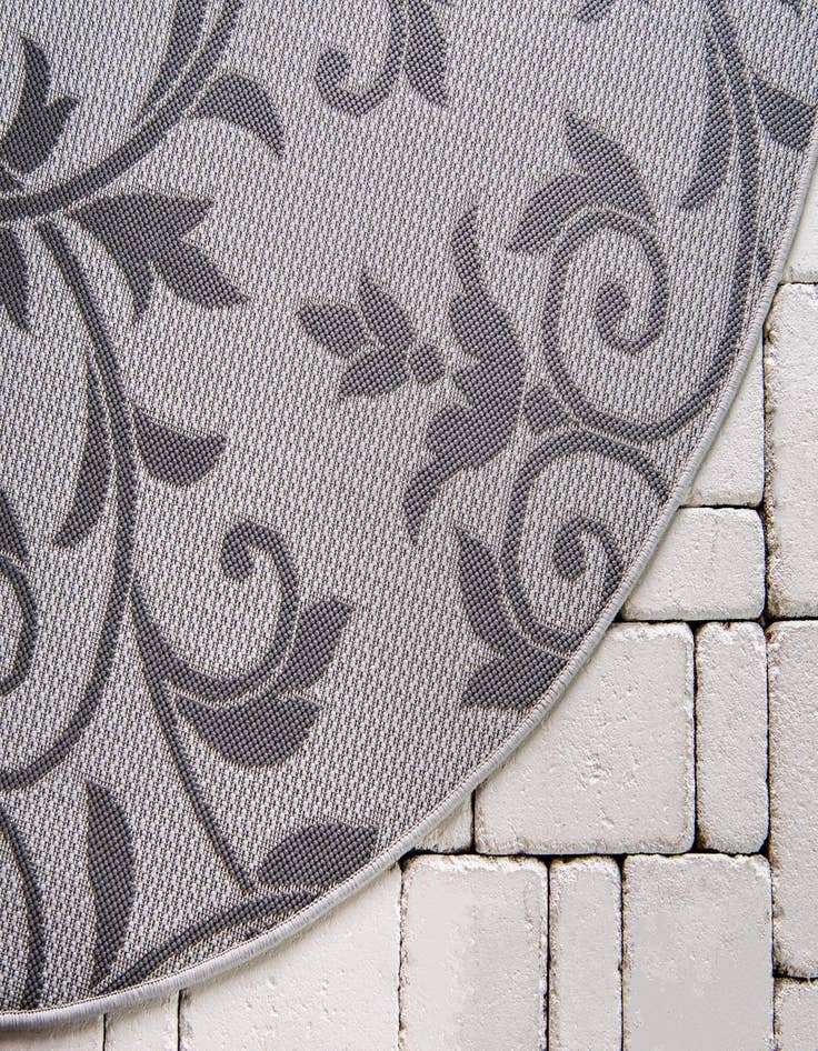 Detail image of  6' x 6'  Washable Botanical Indoor / Outdoor Round Rug