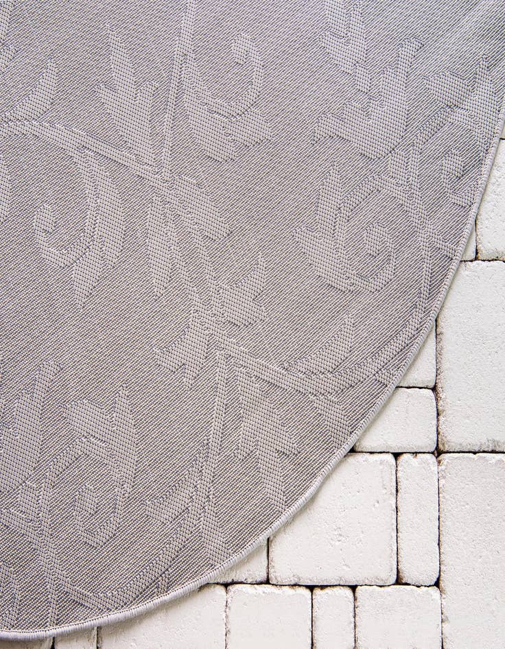 Detail image of  6' x 6'  Washable Botanical Indoor / Outdoor Round Rug