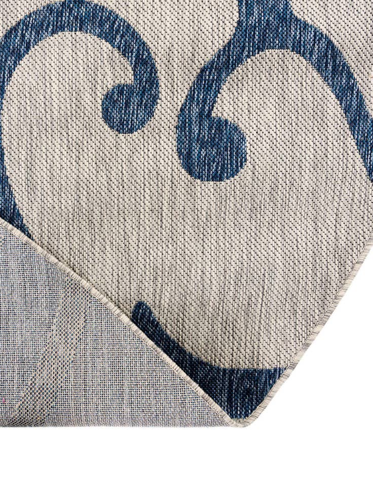 Detail image of  13' x 13'  Washable Botanical Indoor / Outdoor Round Rug