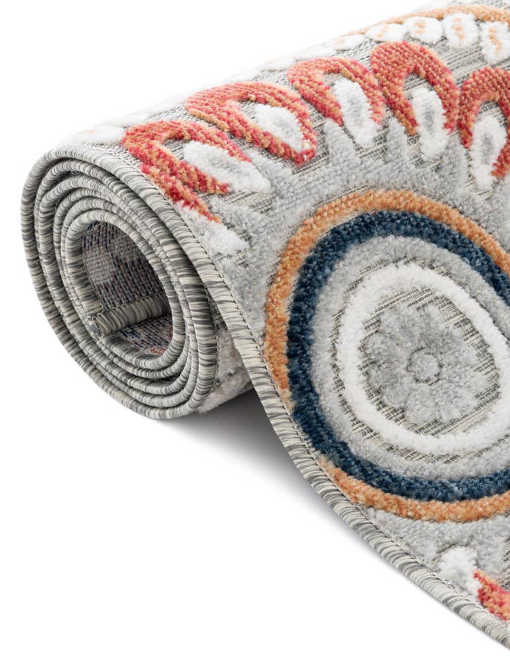 Detail image of  8' 2 x 8' 2  Washable Botanical Indoor / Outdoor Round Rug