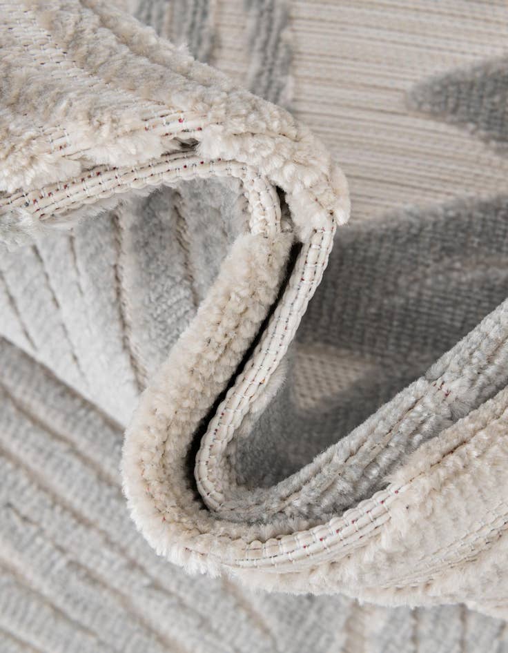 Detail image of  8' 2 x 8' 2  Washable Botanical Indoor / Outdoor Round Rug