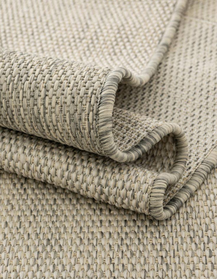 Detail image of  3' x 3'  Washable Checkered Indoor / Outdoor Round Rug