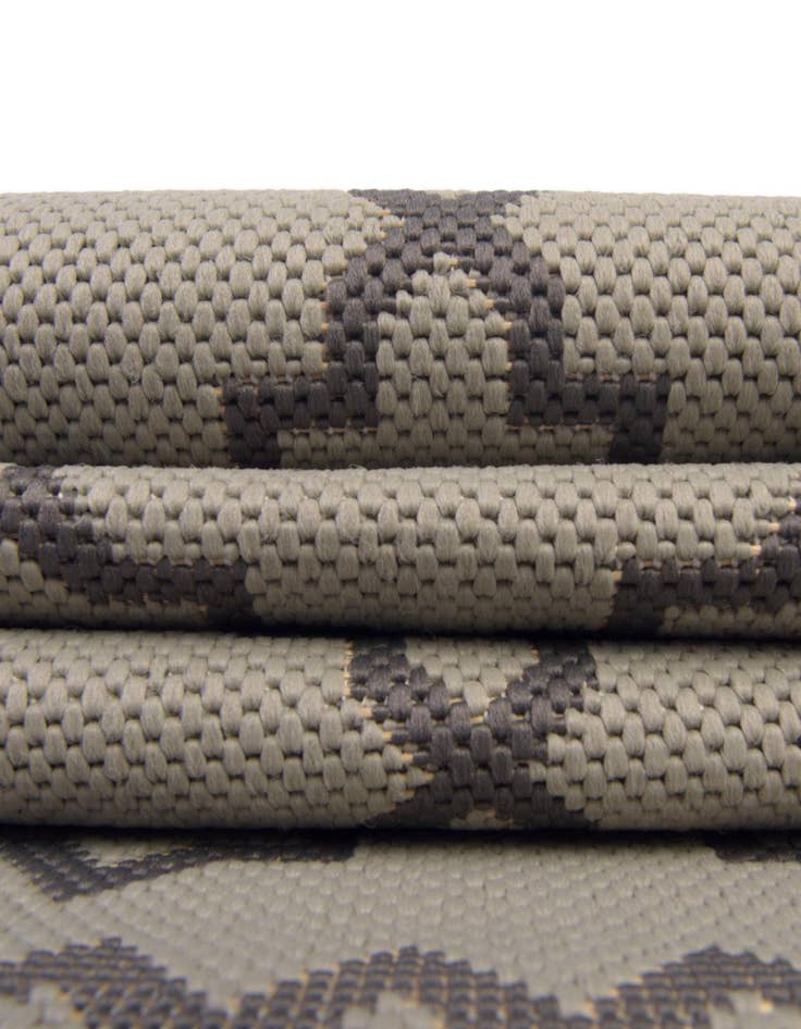 Detail image of  6' x 6'  Washable Lattice Indoor / Outdoor Round Rug