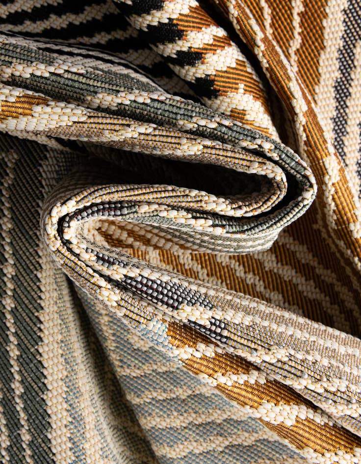 Detail image of  3' x 3'  Washable Modern Indoor / Outdoor Round Rug