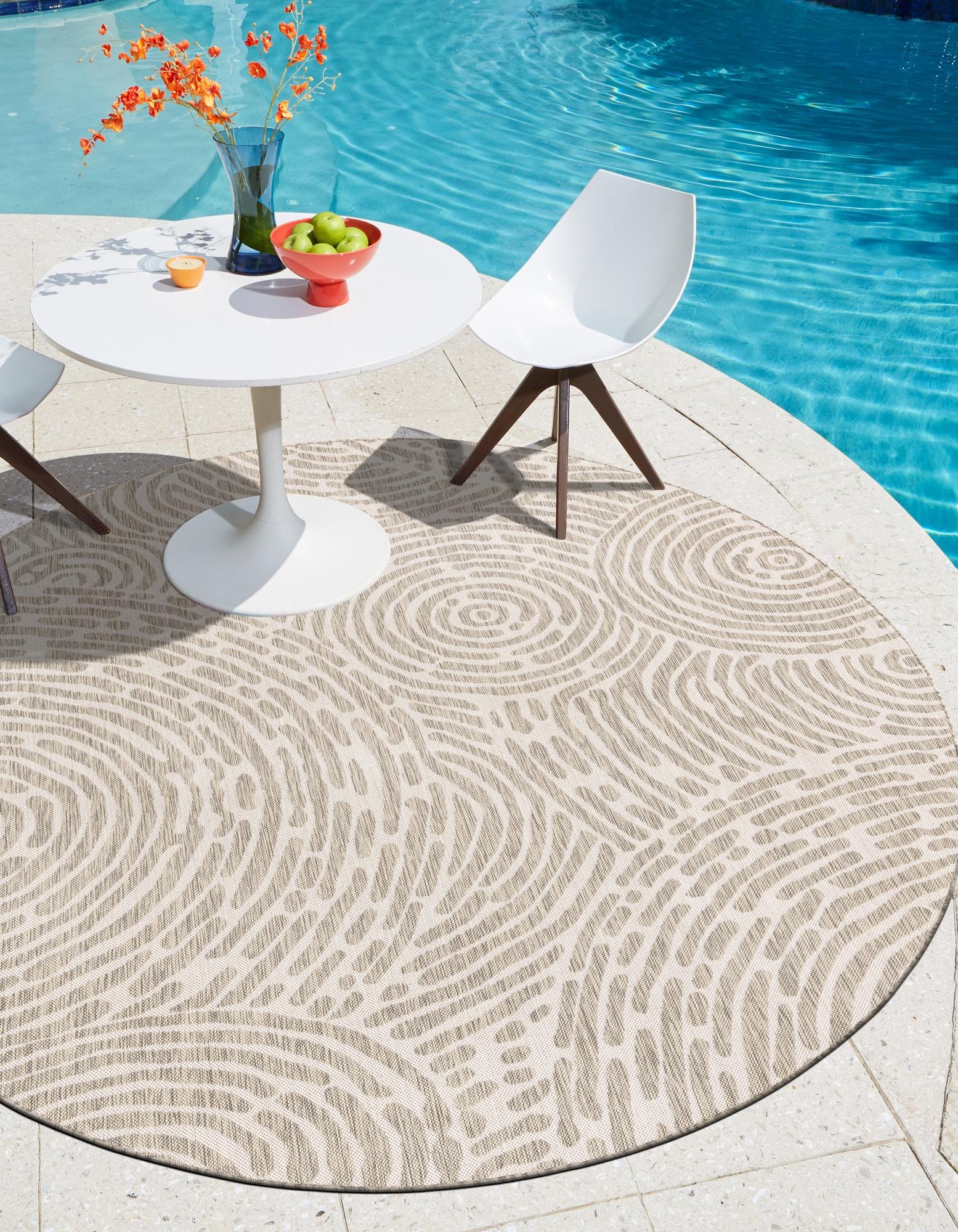 Gray 7' 10 x 7' 10 Modern Outdoor Round Rug | Rugs.com