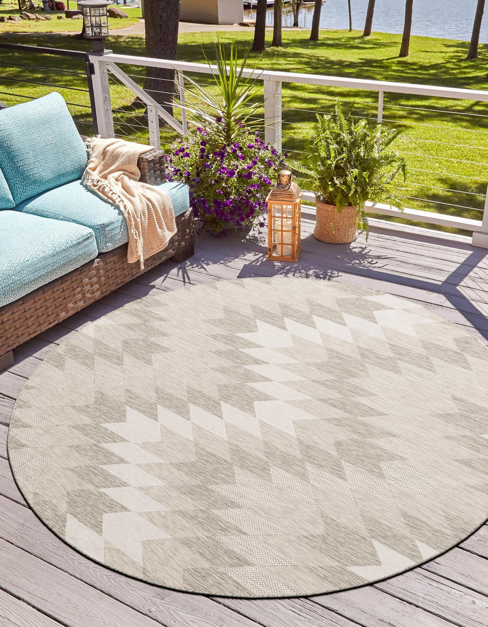 Gray 12' x 12' Modern Indoor / Outdoor Round Rug | Rugs.com