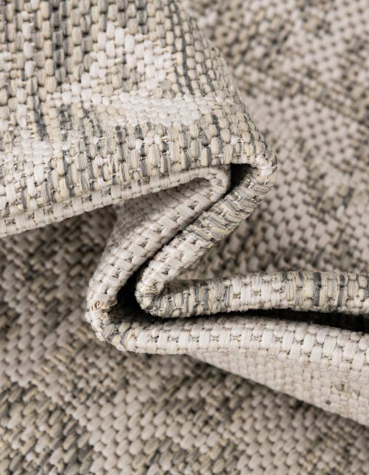 Detail image of  12' x 12'  Washable Traditional Indoor / Outdoor Round Rug