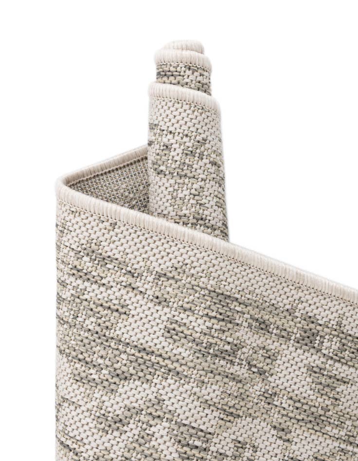 Detail image of  12' x 12'  Washable Traditional Indoor / Outdoor Round Rug