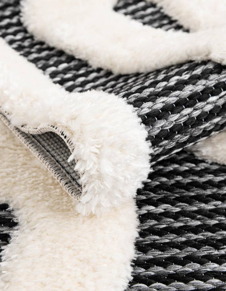 Detail image of  3' x 3' Prismatic Round Rug