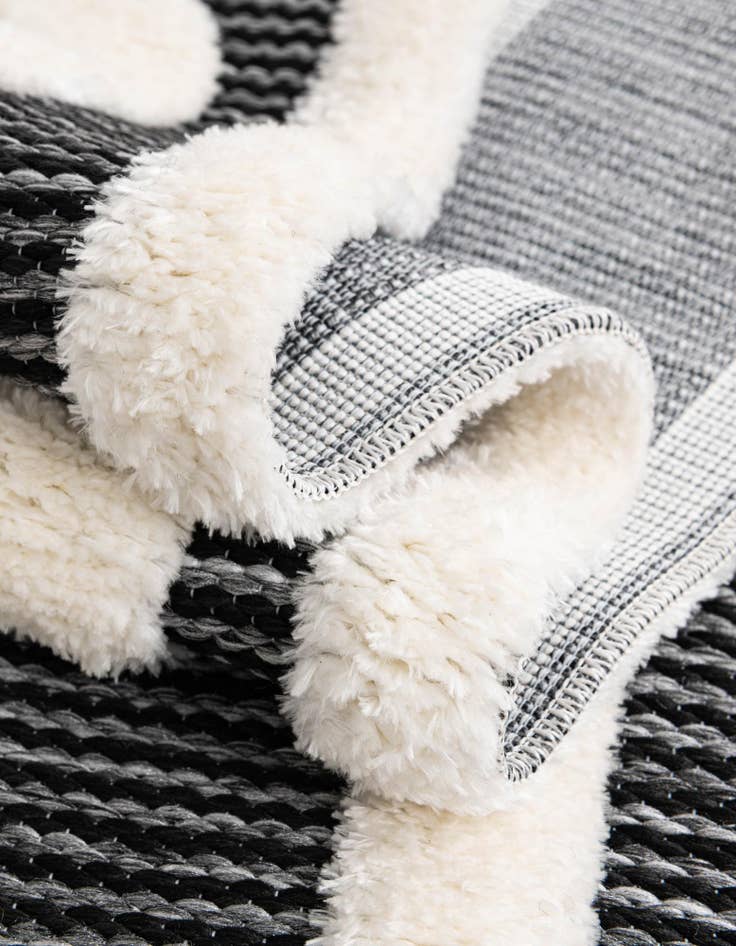 Detail image of  3' x 3' Prismatic Round Rug