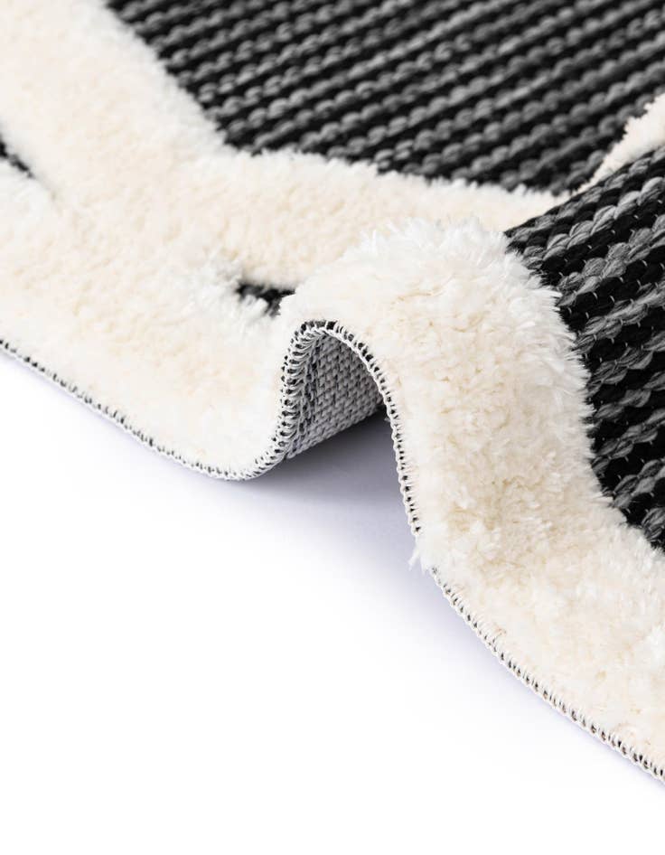 Detail image of  7' 10 x 7' 10 Prismatic Round Rug