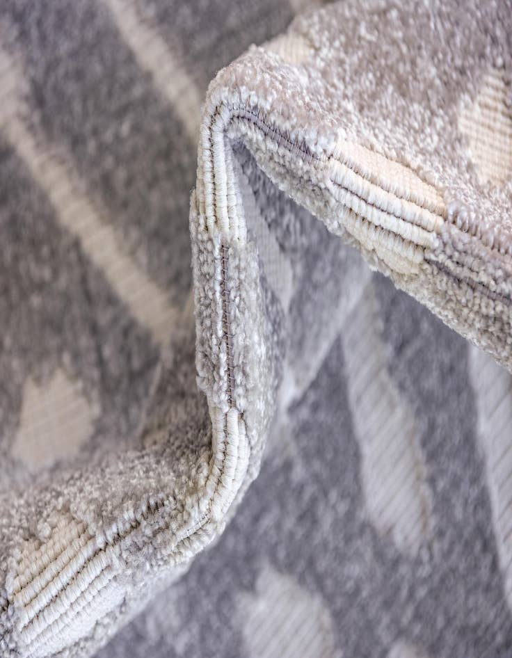 Detail image of  8' x 8'  Washable Sabrina Soto Ella Indoor / Outdoor Round Rug