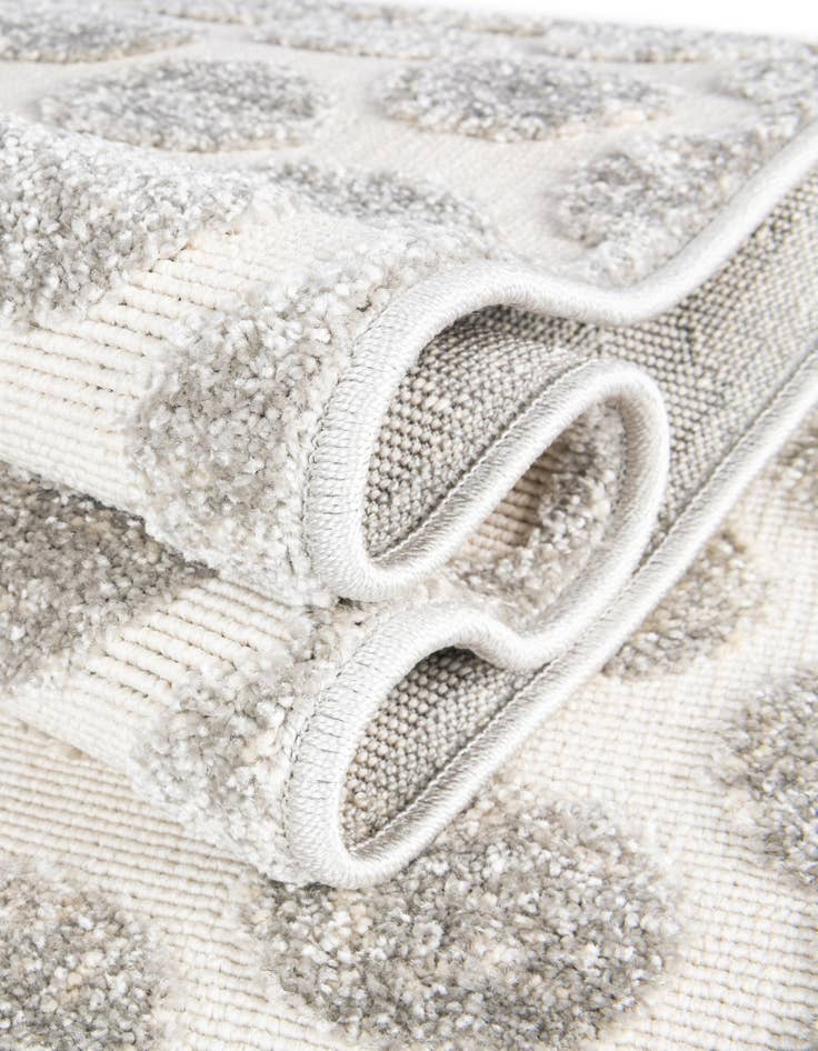 Detail image of  5' x 5'  Washable Sabrina Soto Indoor / Outdoor Round Rug