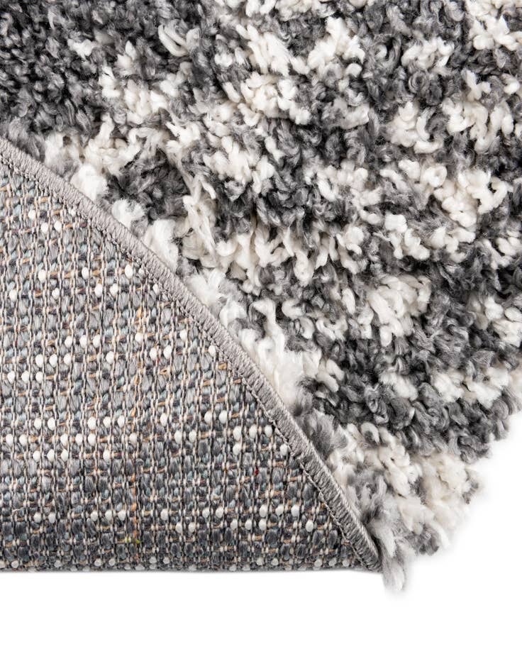 Detail image of  5' 3 x 5' 3 Serenity Shag Round Rug