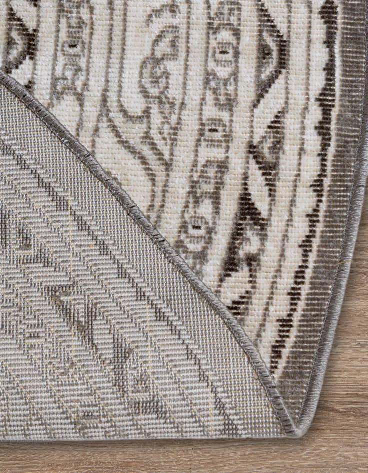 Detail image of  5' 3 x 5' 3 SoHo Round Rug