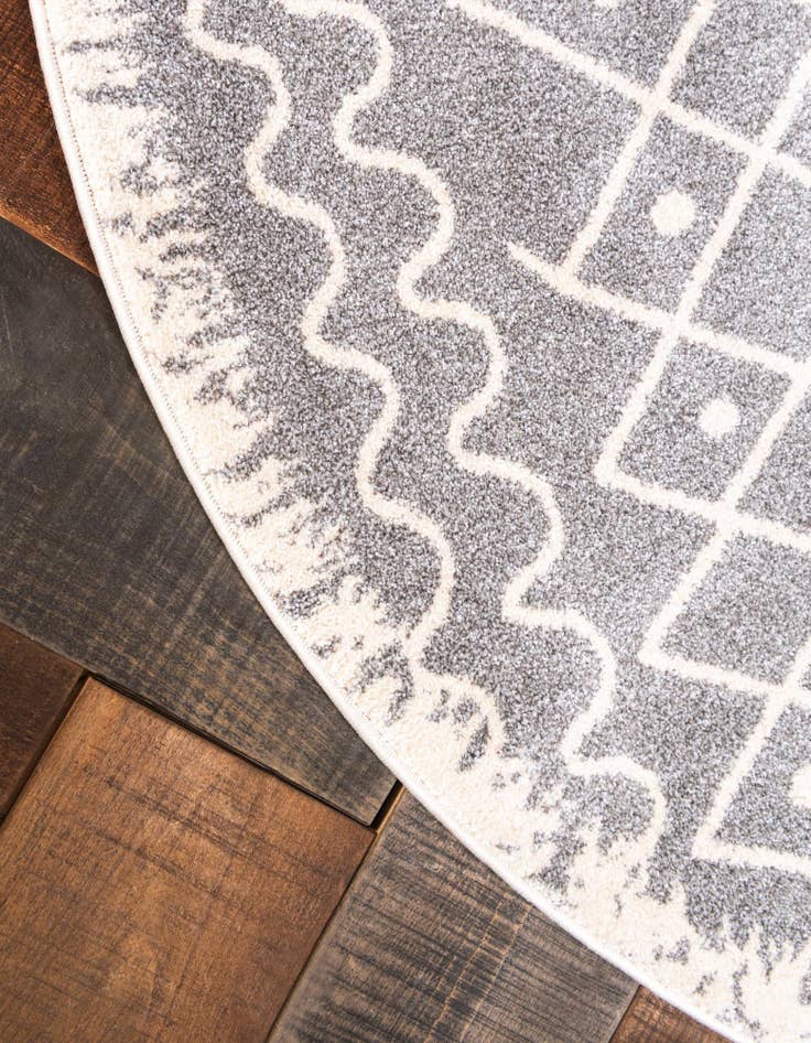 Detail image of  3' 3 x 3' 3 Titania Round Rug