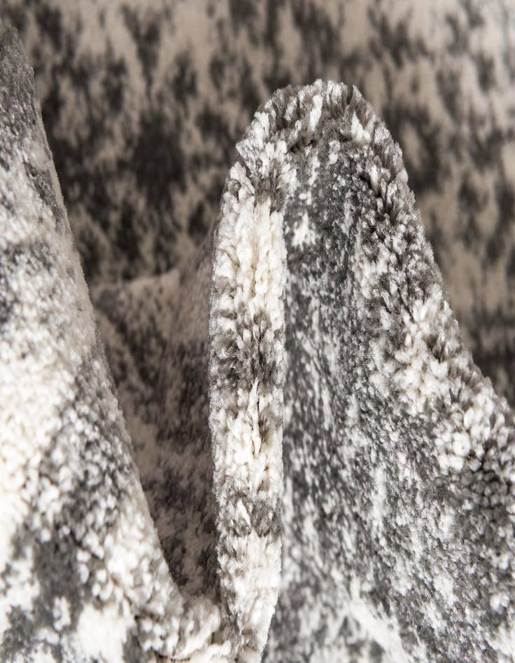 Detail image of  4' x 4' Veneto Round Rug