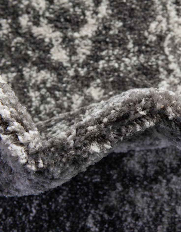 Detail image of  3' 3 x 3' 3 Veneto Round Rug