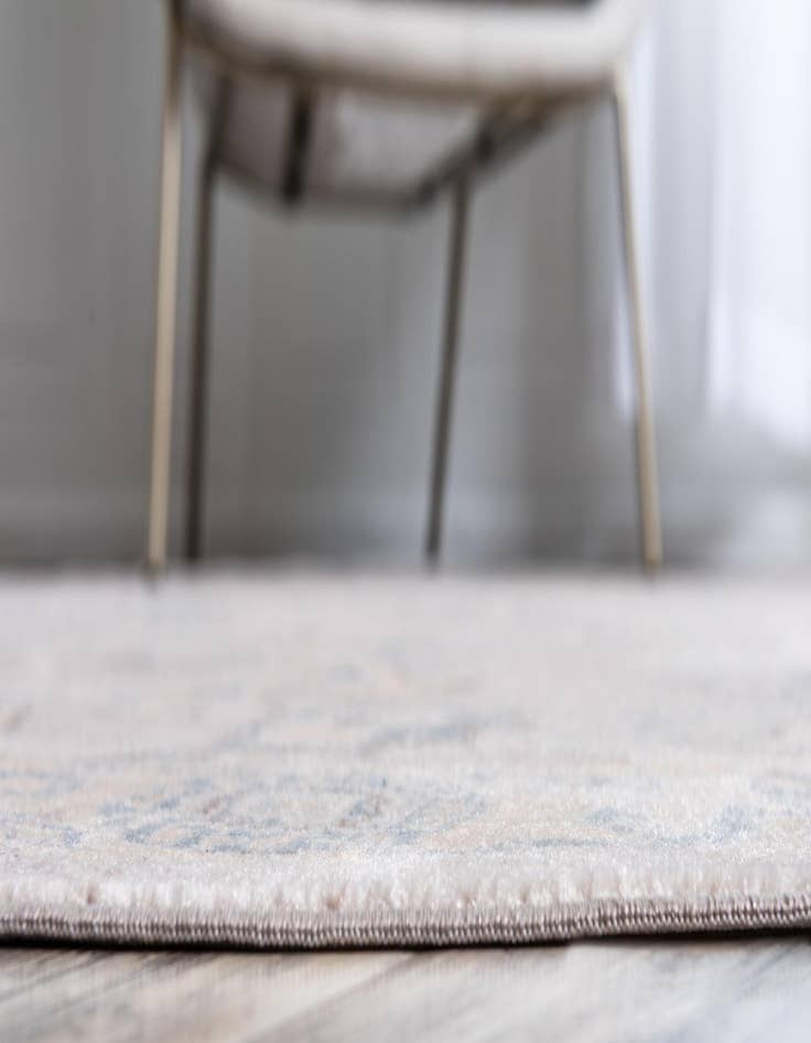 Detail image of  6' x 6' Victoria Round Rug