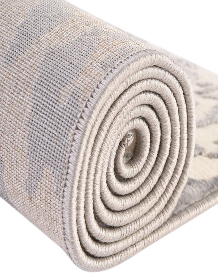 Detail image of  4' x 4' Vince Camuto Round Rug