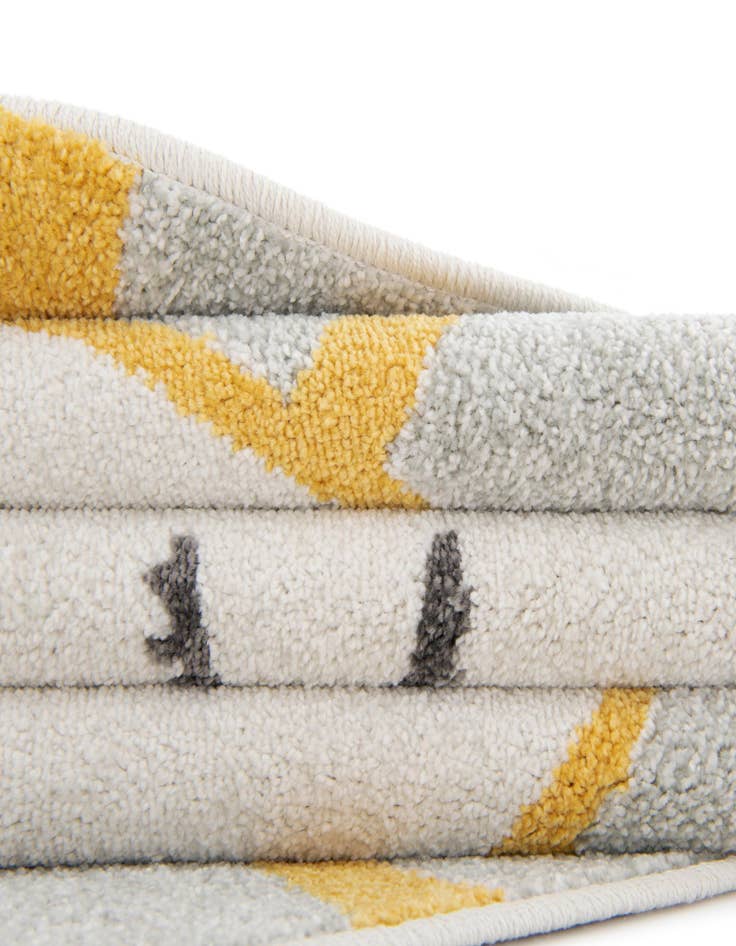 Detail image of  6' 1 x 6' 1 Sun Whimsy Kids Round Rug