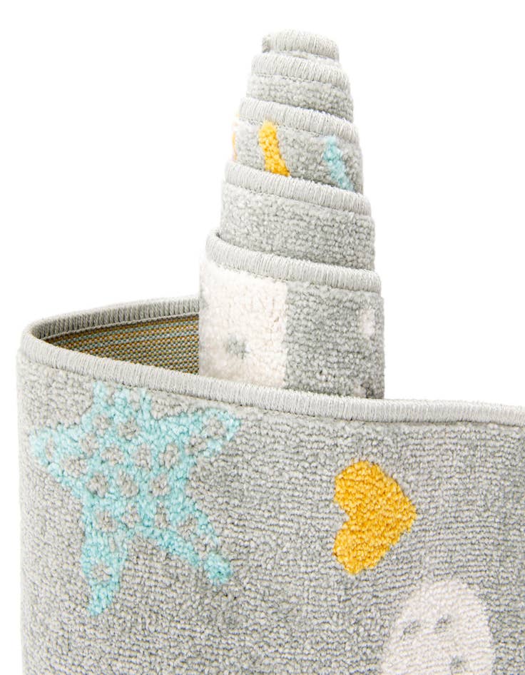 Detail image of  5' 3 x 5' 3 Clouds and Rainbows Whimsy Kids Round Rug