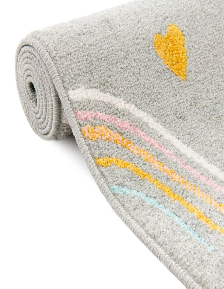 Detail image of  5' 3 x 5' 3 Clouds and Rainbows Whimsy Kids Round Rug