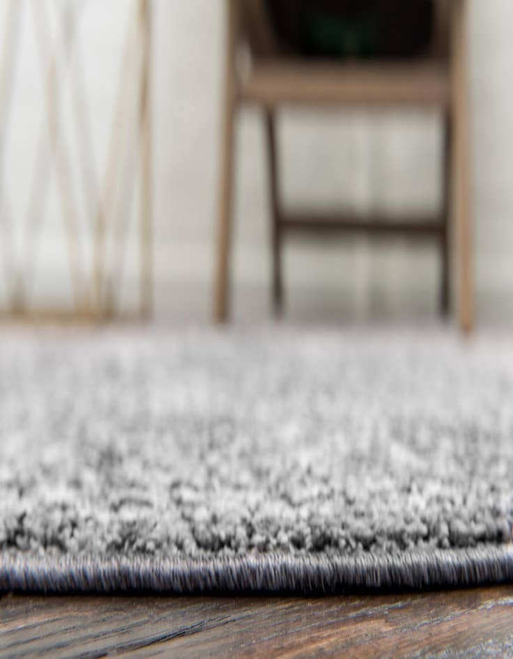 Detail image of  3' 3 x 3' 3 Williamsburg Round Rug