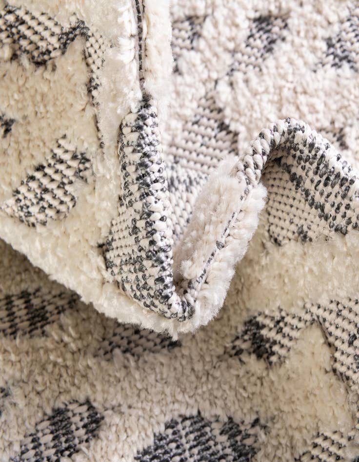 Detail image of  2' 7 x 12' Arlo Runner Rug