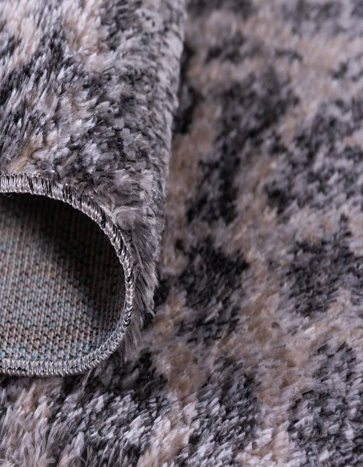 Detail image of  2' 4 x 6' Artemis Runner Rug