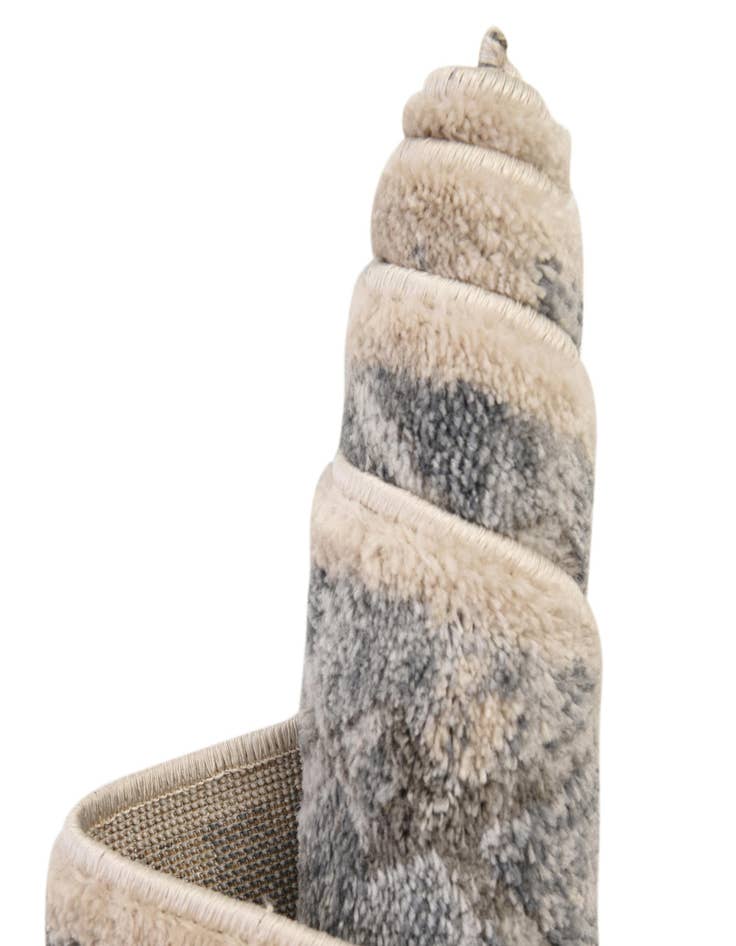 Detail image of  2' 2 x 6' Caspian Runner Rug