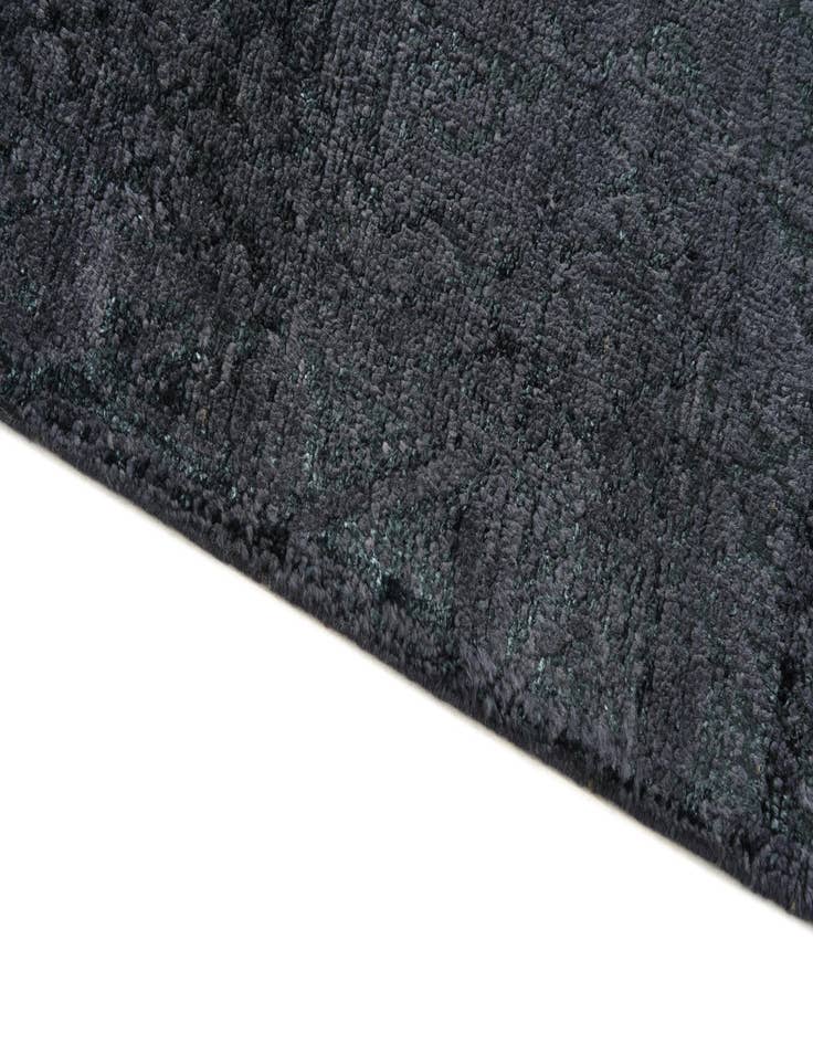 Detail image of  2' 6 x 9' 2  Hand Knotted Darya Wool Runner Rug