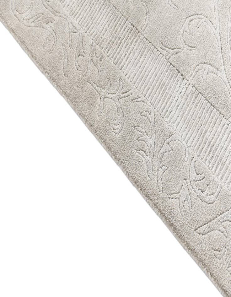 Detail image of  2' 7 x 10'  Hand Knotted Darya Wool Runner Rug