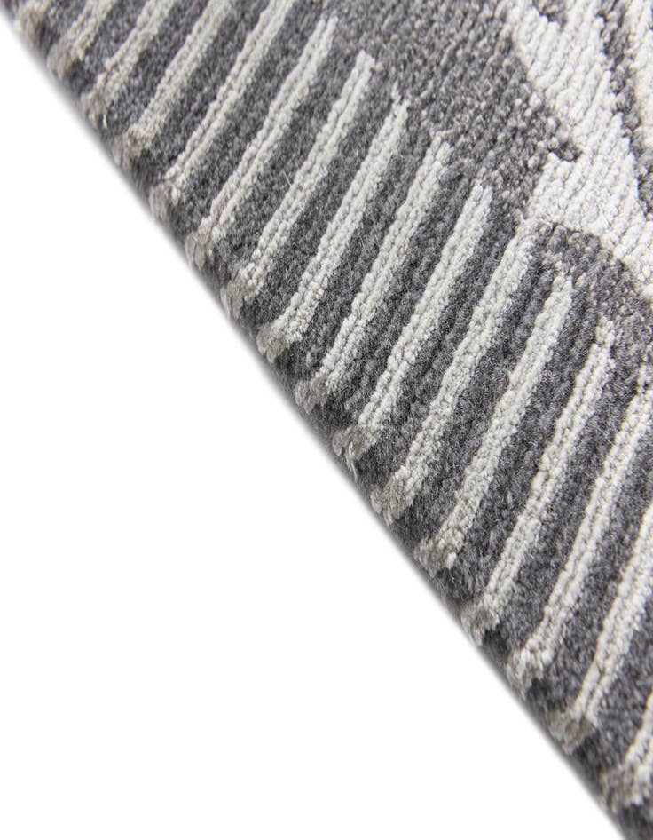 Detail image of  2' 11 x 10' Darya Runner Rug