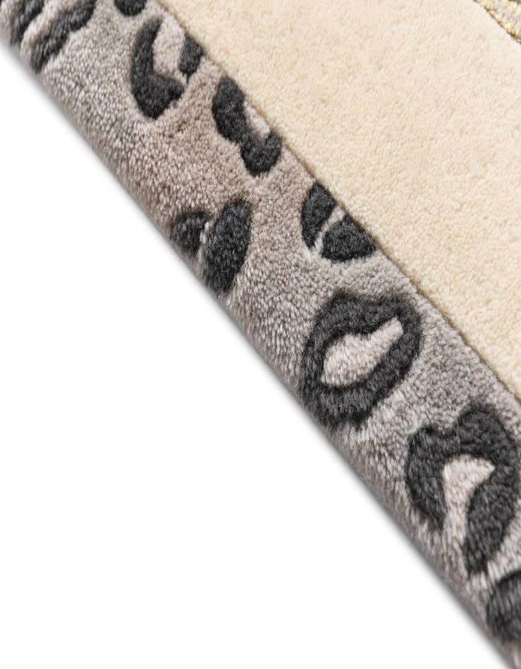 Detail image of  2' 8 x 9' 11 Darya Runner Rug