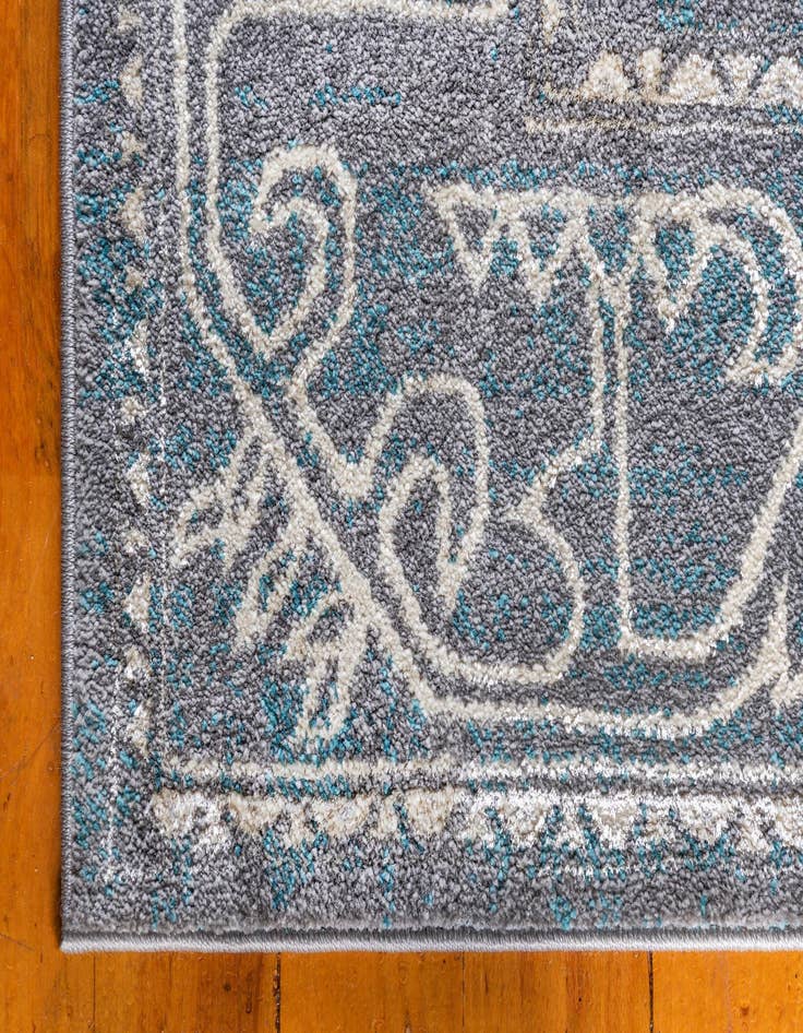 Detail image of  2' 2 x 6' Delilah Runner Rug
