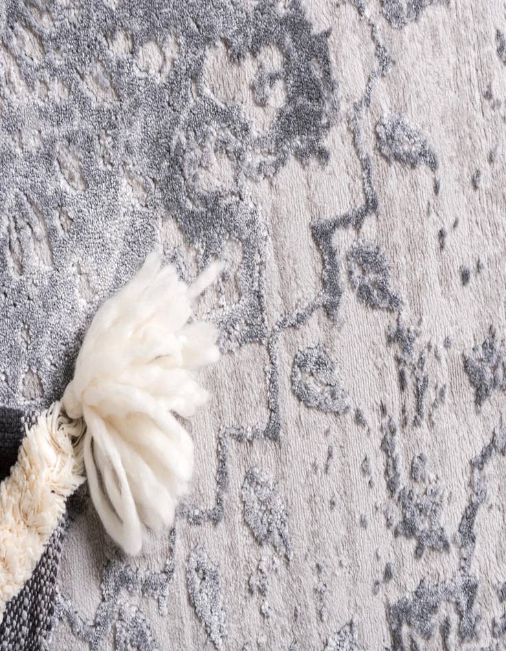 Detail image of 2' 7 x 8' 2 Derbyshire Runner Rug