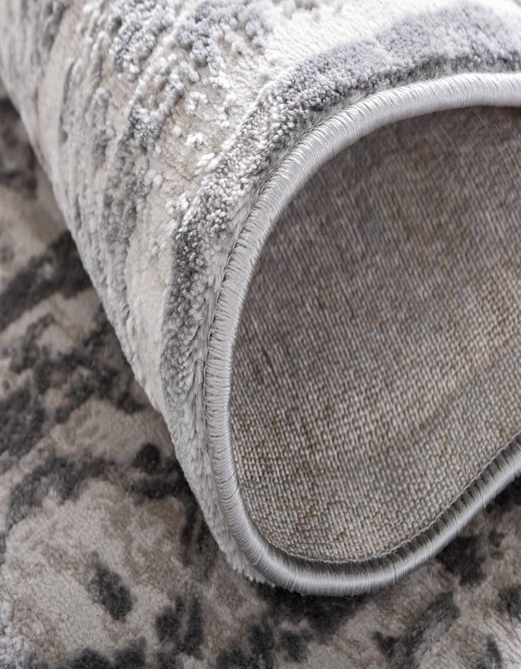 Detail image of 2' 7 x 8' 2 Derbyshire Runner Rug