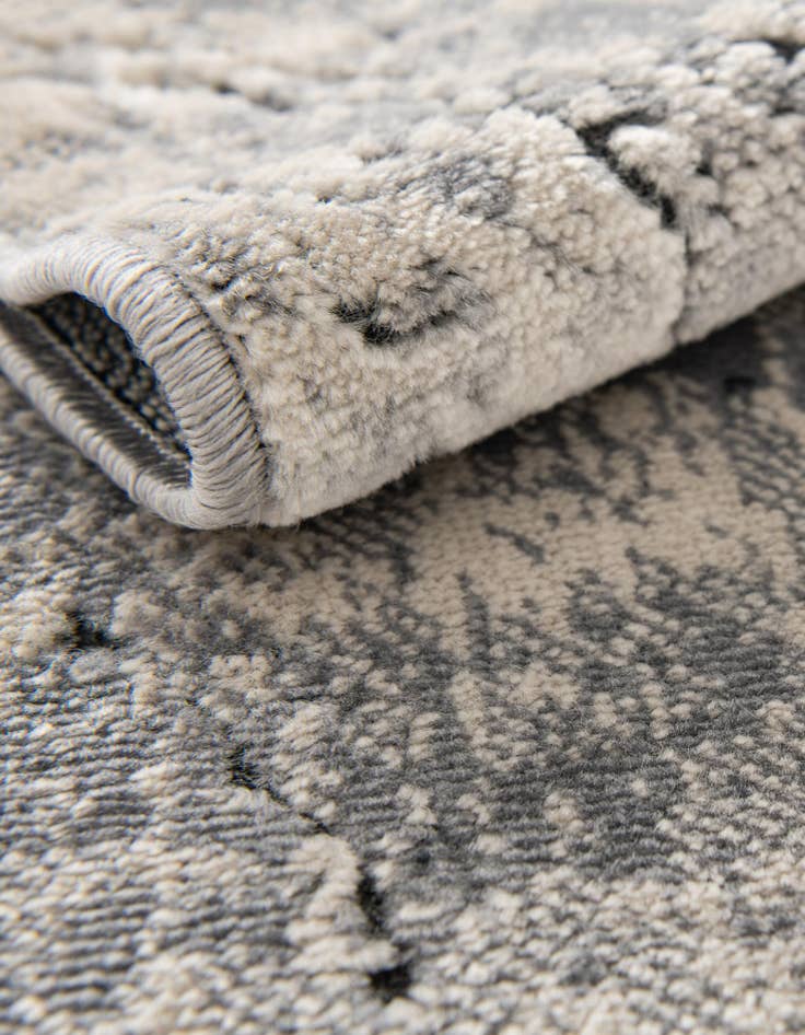 Detail image of  2' x 6' 9 Eliza Runner Rug