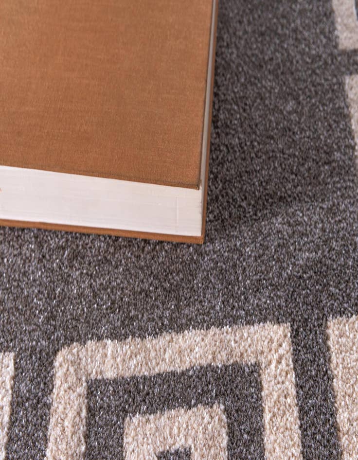 Detail image of  2' 7 x 10' Hera Runner Rug