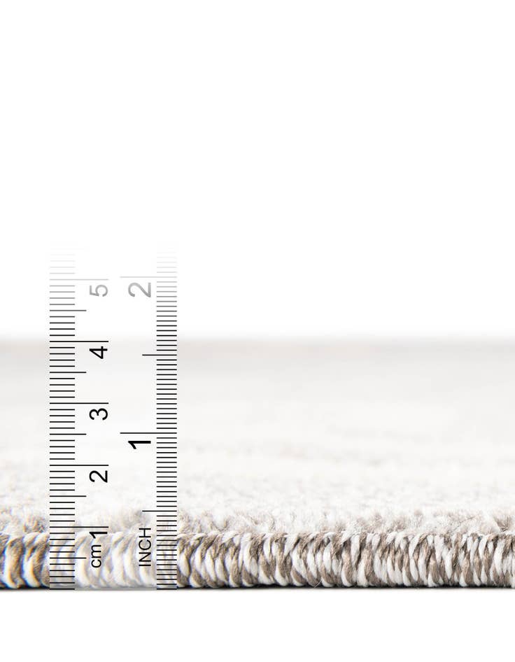 Detail image of 2' 7 x 10' Hera Runner Rug