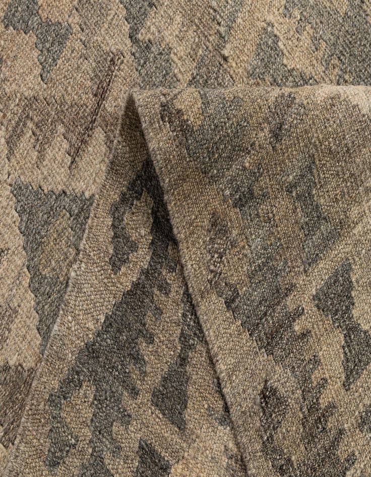 Detail image of  2' 8 x 10'  Hand Woven Kilim Maymana Wool Runner Rug